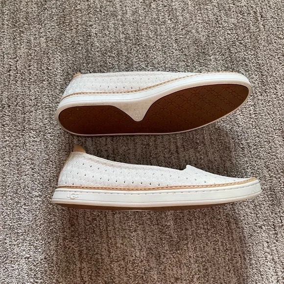 UGG Women’s Tammy Slip-On Shoes – Warm White – Size 7.5 - Picture 5 of 6